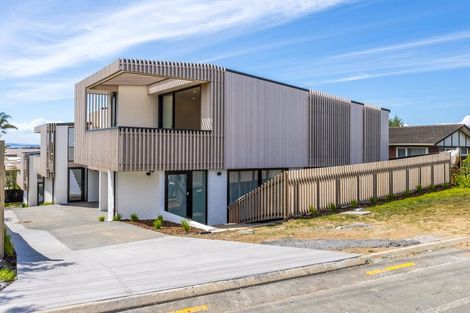 Photo of property in 771a East Coast Road, Northcross, Auckland, 0630