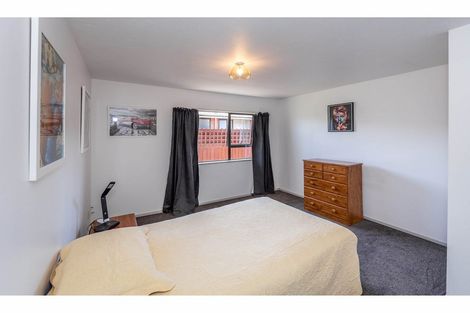 Photo of property in 2/17 Wiremu Street, Redwood, Christchurch, 8051