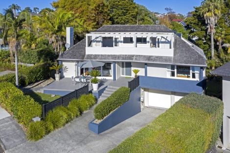 Photo of property in 2 Pleasant Place, Mellons Bay, Auckland, 2014