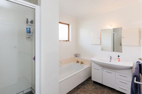 Photo of property in 18 Frimley Street, Awapuni, Palmerston North, 4412