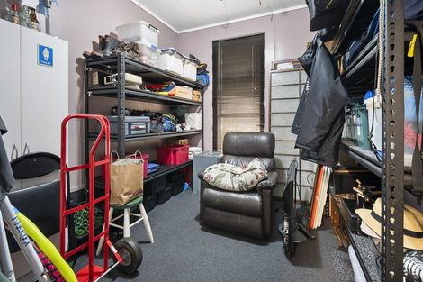 Photo of property in 27 Humphries Place, Awapuni, Palmerston North, 4412