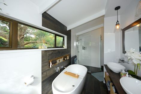 Photo of property in 2 Ranui Crescent, Diamond Harbour, Lyttelton, 8971