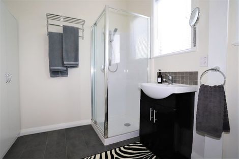 Photo of property in 14 Stanners Street, Eltham, 4322