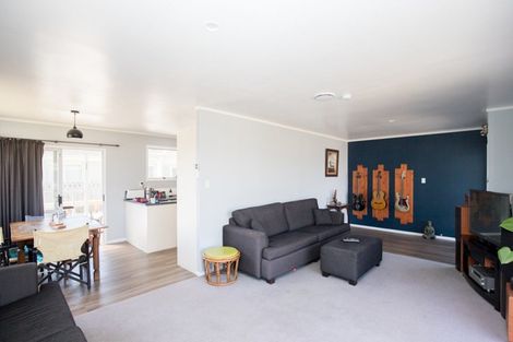 Photo of property in 1 Mcclean Place, Ngatea, 3503