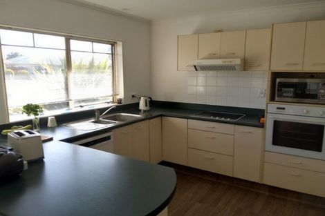 Photo of property in 2 Lavender Place, Papamoa Beach, Papamoa, 3118