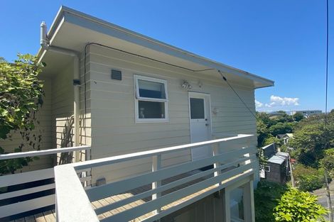 Photo of property in 2/12 Norna Crescent, Kelburn, Wellington, 6012