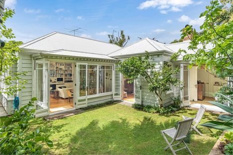Photo of property in 51 Church Street, Devonport, Auckland, 0624
