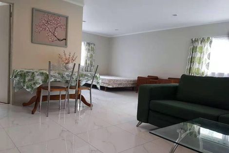 Photo of property in 40 Spence Road, Henderson, Auckland, 0612