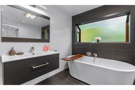 Photo of property in 61 Pemberton Avenue, Bayview, Auckland, 0629