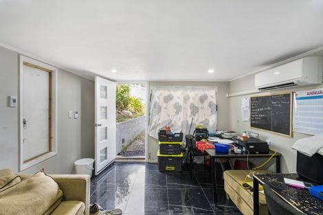Photo of property in 1/36 Halver Road, Hillpark, Auckland, 2102