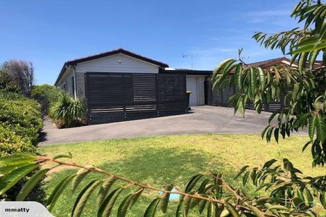 Photo of property in 6a Ursula Place, Half Moon Bay, Auckland, 2012