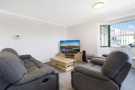 Photo of property in 25 Martin Jugum Lane, Ranui, Auckland, 0612