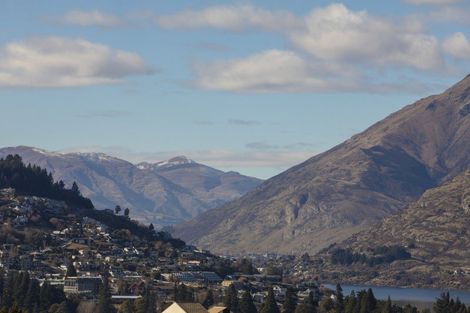 Photo of property in 6 Aspen Grove, Fernhill, Queenstown, 9300