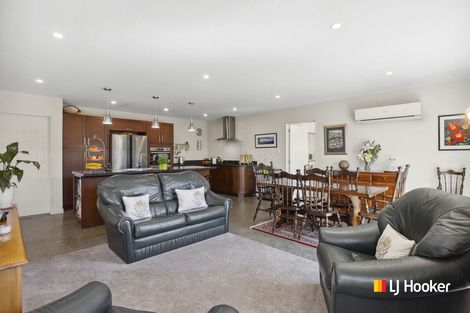 Photo of property in 17 Awa Toru Drive, Fairfield, Dunedin, 9018