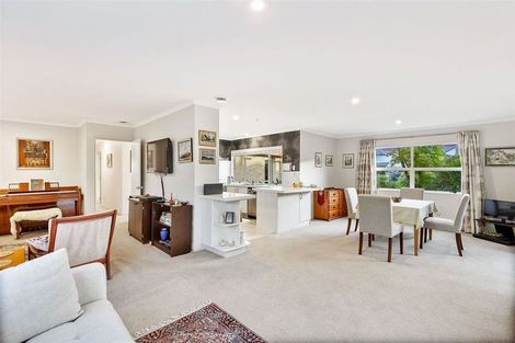 Photo of property in 13 Bridgehead Cove, West Harbour, Auckland, 0618