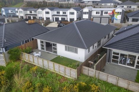 Photo of property in 5 Takapo Grove, Kelson, Lower Hutt, 5010