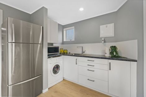 Photo of property in 5a Bruce Street, Northcote Point, Auckland, 0627