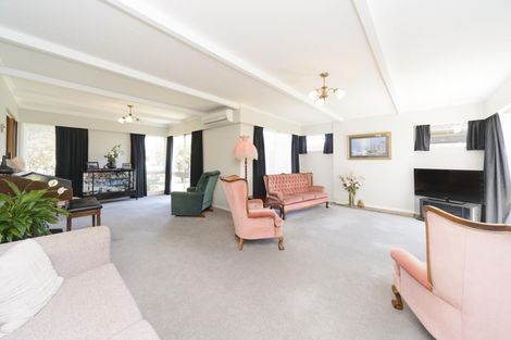 Photo of property in 77 Wikiriwhi Crescent, Awapuni, Palmerston North, 4412