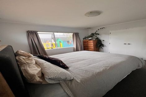 Photo of property in 10b De Quincey Terrace, Highland Park, Auckland, 2010
