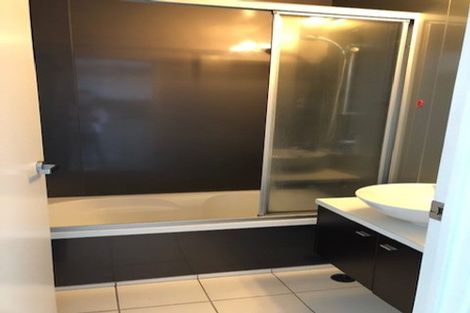 Photo of property in Alpha Apartments, 702/17 Vogel Lane, Auckland Central, Auckland, 1010