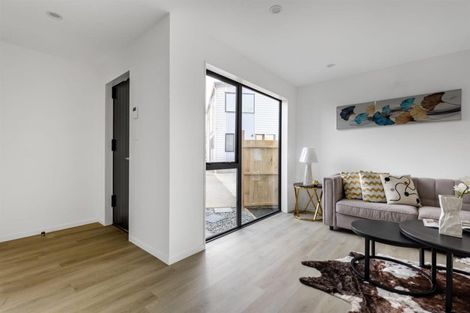 Photo of property in 6/5 Thompson Street, Mangere East, Auckland, 2024