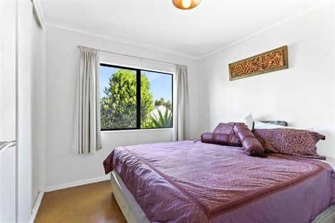 Photo of property in 11 Halyard Place, Te Atatu Peninsula, Auckland, 0610