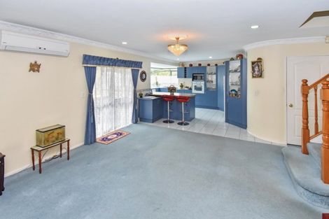 Photo of property in 12 Pistachio Place, Goodwood Heights, Auckland, 2105
