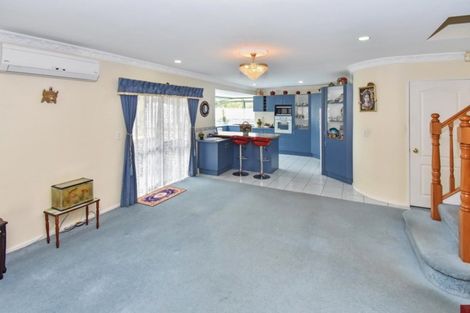 Photo of property in 12 Pistachio Place, Goodwood Heights, Auckland, 2105