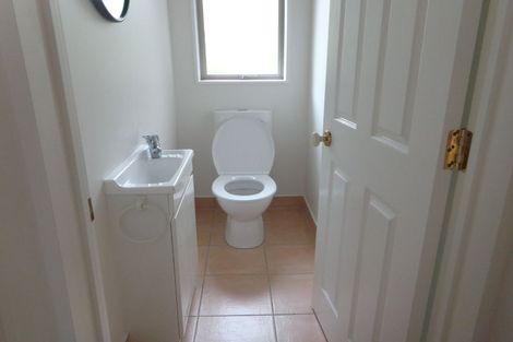 Photo of property in 1 Landvale Court, Browns Bay, Auckland, 0630