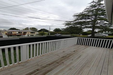 Photo of property in 1/111 Lincoln Park Avenue, Massey, Auckland, 0614