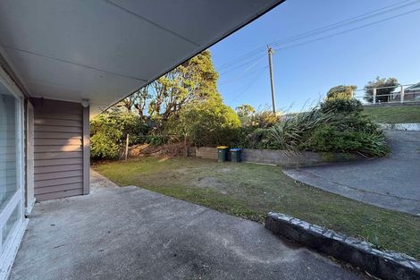 Photo of property in 40 Whanake Street, Titahi Bay, Porirua, 5022