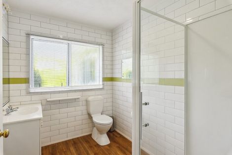 Photo of property in 13 Runanga Grove, Waikanae, 5036