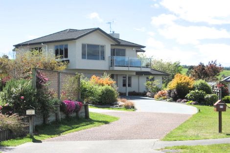 Photo of property in 39 Kinder Street, Acacia Bay, Taupo, 3330