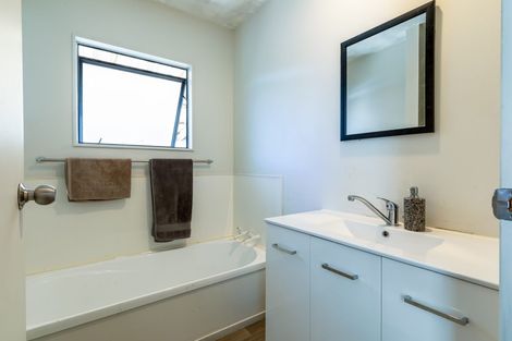 Photo of property in 1/3 Matama Road, Glen Eden, Auckland, 0602