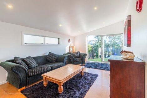 Photo of property in 52 Black Rock Road, Newlands, Wellington, 6037