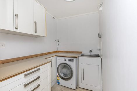 Photo of property in 85 Kahu Road, Paremata, Porirua, 5024