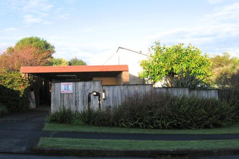 Photo of property in 8 Hurstbourn Priors, Goodwood Heights, Auckland, 2105