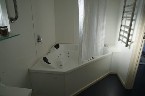 Photo of property in 18a Meeanee Quay, Westshore, Napier, 4110