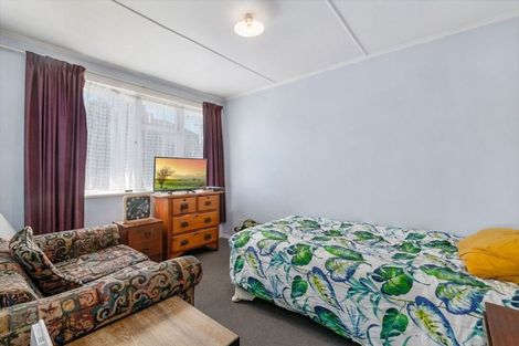 Photo of property in 12 Cornwall Crescent, Cannons Creek, Porirua, 5024