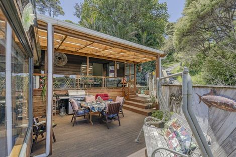 Photo of property in 2 Pohutukawa Grove, Whitianga, 3510