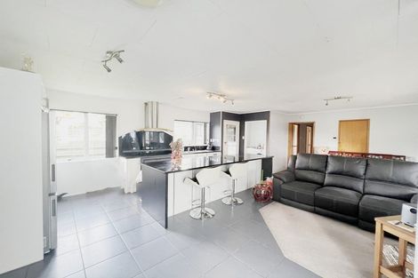 Photo of property in 13 Sikkim Crescent, Clover Park, Auckland, 2019