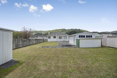 Photo of property in 52 Dover Road, Wainuiomata, Lower Hutt, 5014