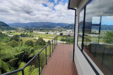 Photo of property in 29 Riverstone Drive, Riverstone Terraces, Upper Hutt, 5018