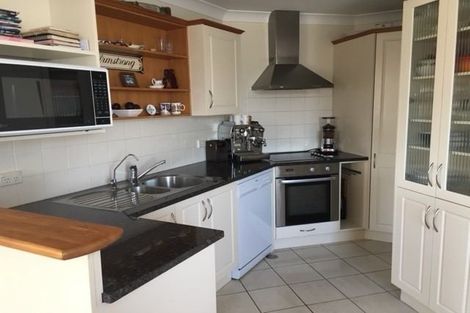 Photo of property in 8a/5 Kent Terrace, Mount Victoria, Wellington, 6011