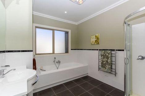 Photo of property in 14 Parkvue Drive, Bell Block, New Plymouth, 4312