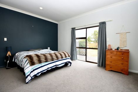 Photo of property in 2 Mckenzie Terrace, Carterton, 5713