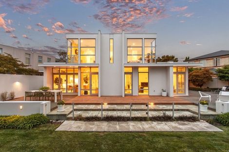 Photo of property in 43 Totara Street, Fendalton, Christchurch, 8041