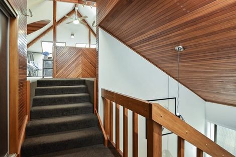 Photo of property in 34 Seacliffe Road, Hillsborough, Auckland, 1042