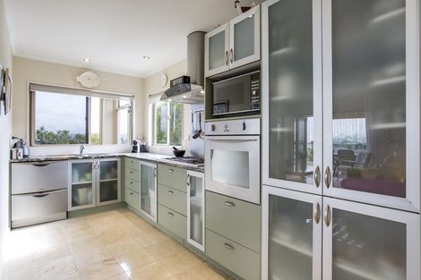 Photo of property in 6/126 Whangaparaoa Road, Red Beach, 0932