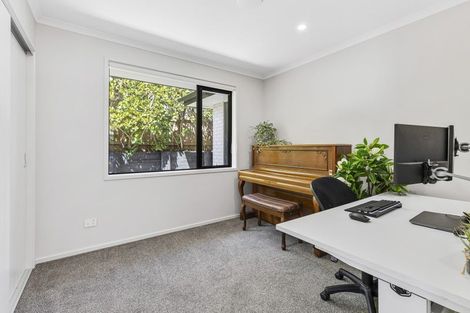 Photo of property in 4 Kriletich Drive, Kumeu, 0810